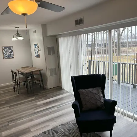 Peaceful Park 2 Bedroom Remodeled Family Suite Granite City Exterior photo