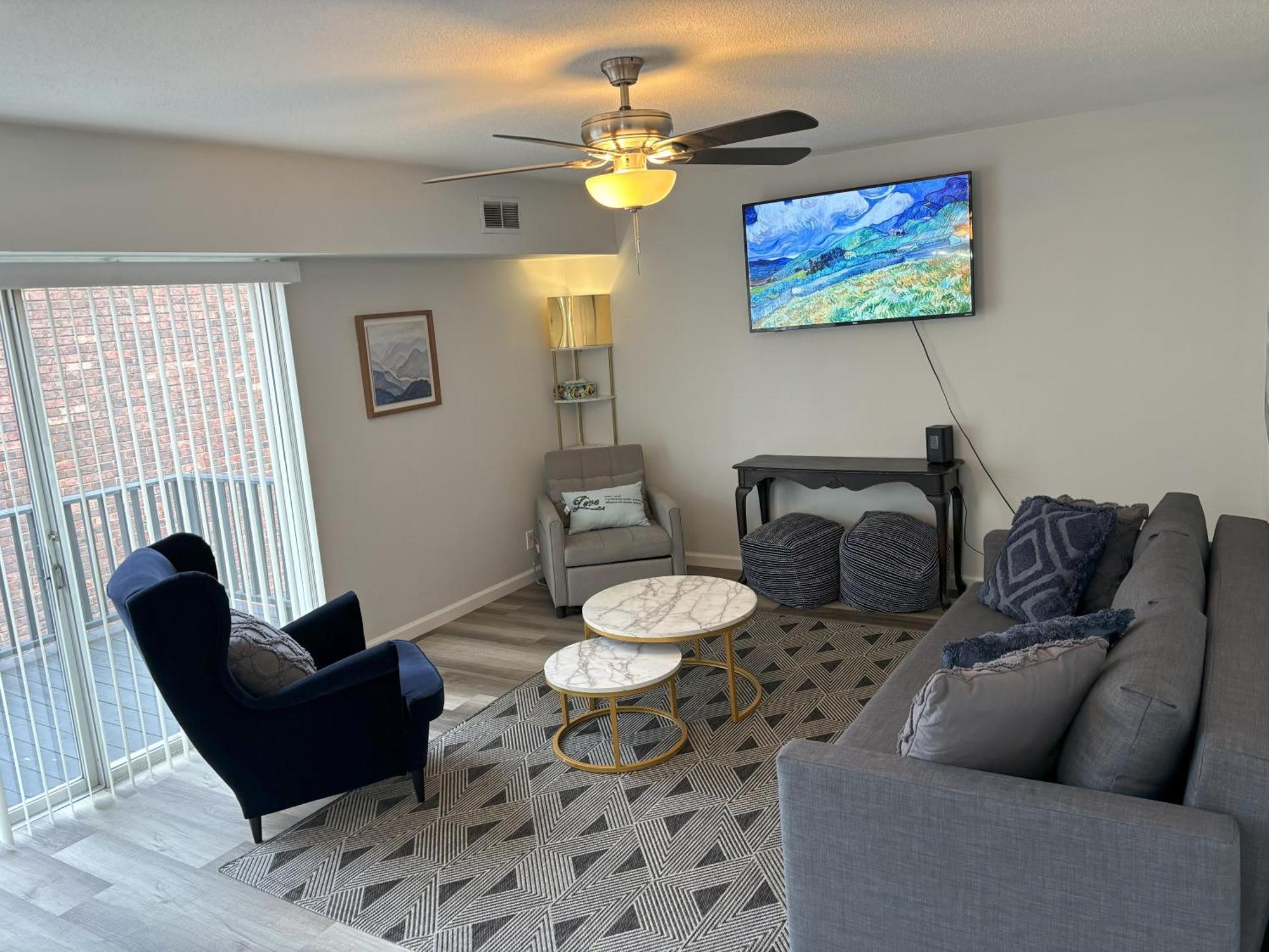 Peaceful Park 2 Bedroom Remodeled Family * Granite City